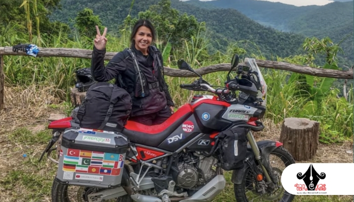 PETUALANGAN. Potret Piaggio, seorang guru perempuan asal Turki, Gülsah Merve Yüksel berhasil solo riding keliling dunia dan sampai ke Indonesia untuk melakukan petualangan. (Dok. Kompas/Redaksi Parekas)