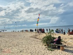 Libur Lebaran, Pantai Salam Pulau Saebus Jadi Destinasi Favorit