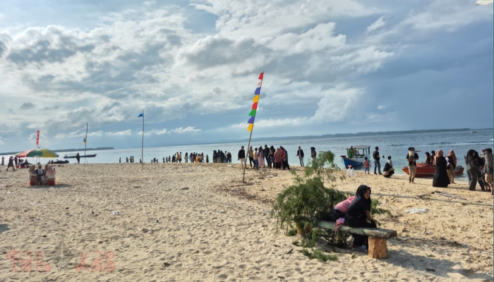 Destinasi Wisata Pantai Salam Pulau Saebus Sapeken Sumenep