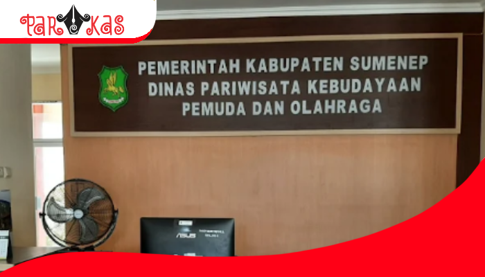 KANTOR: Papan Nama kantor Disbudporapar Sumenep,  jalan Gotong Royong No.1, Lingkungan Delama, Pajagalan, Kecamatan Kota ( Dok. Redaksi)